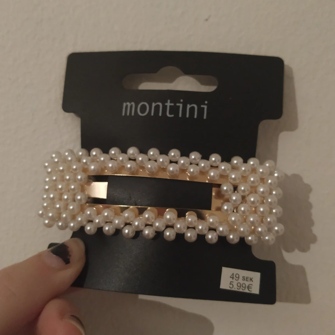 Hårspänne med pärlor 