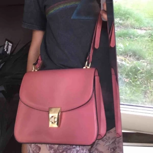  - Väska ifrån Mango, nyskick!