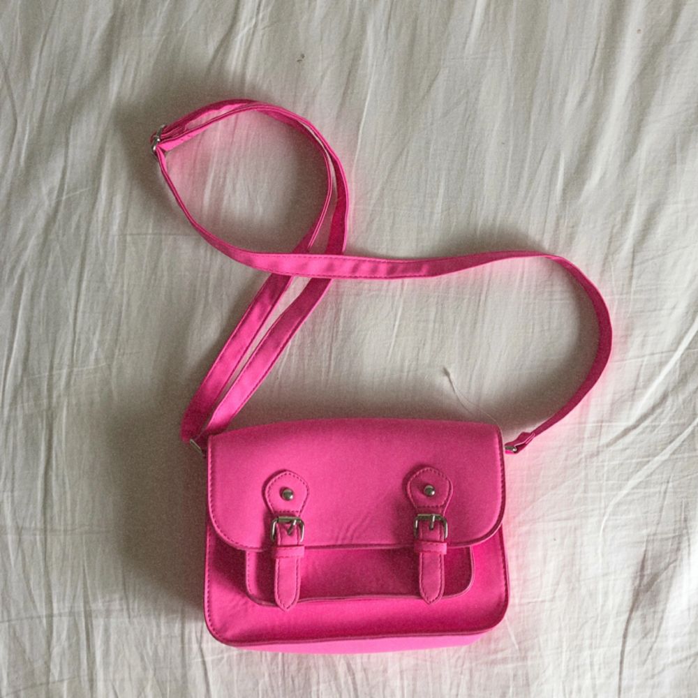 jättefin rosa väska från Åhlens | Plick Second Hand