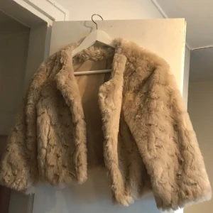  - Använd en gång, köpt från Nelly.com. Såklart inte äkta!