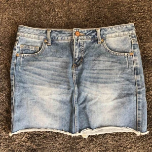  - Jeanskjol från Pieces. Köpt på Vero Moda