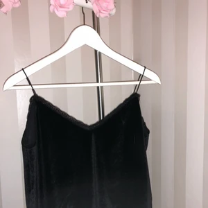  - superfint sammetslinne. superbra skick, aldrig använd🌸 kan mötas upp i östersund, annars frakt 30:-