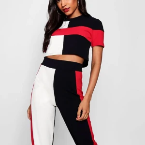  - Oanvänt tvådelat set. Storlek M/L  Frakt tillkommer