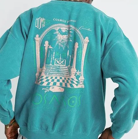 Skit snygg sweatshirt från Urban Outfitters, köpt på ”man avdelningen”! Så fin färg och har bara testat den! Sweatshirten är och ska vara lite ”nopprig” eller ”vintage” till sättet. Den är i storlek S-p och passar bra på mig som är en xs-s. Köpte för 700kr, så säljer endast vid bra bud! . Hoodies.