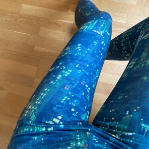 Nike tights strl S - Nike träningsbyxor storlek S. Endast använda ett fåtal gånger, så mycket fint skick!