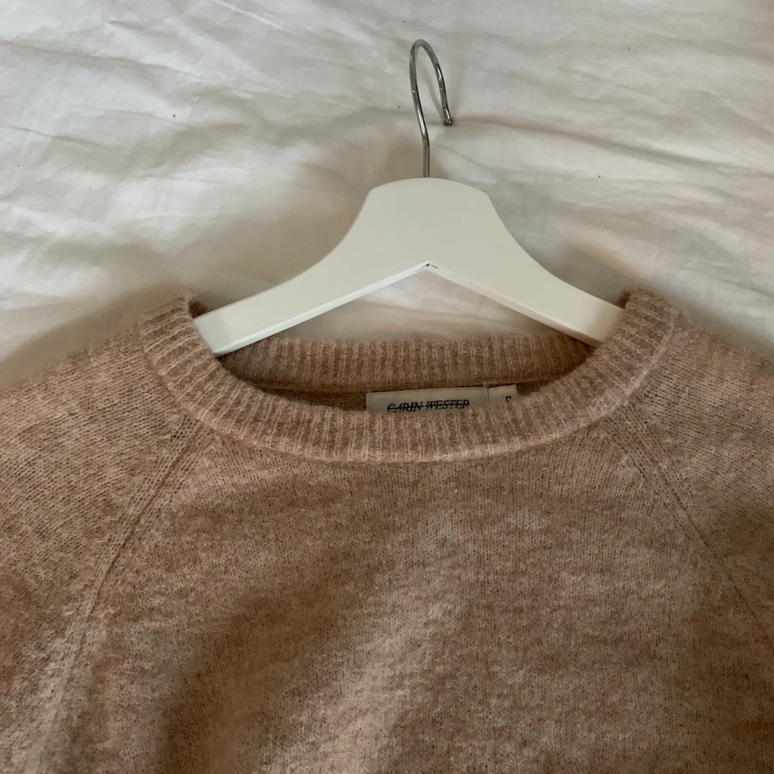 Beige stickad tröja - 90