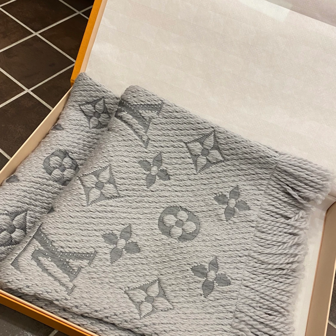 Louis Vuitton Logomania scarf