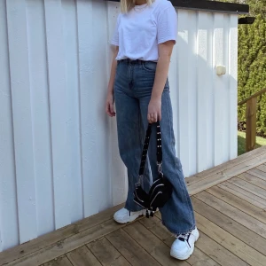 Weekday jeans -  mina (slutsålda) favvojeans i modellen Ace som numera inte kommer till användning. Fint skick! Hör av er om mer info!  😊 jag är 167 cm!