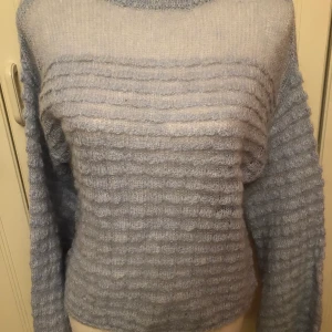 Wera S ljusblå stickad tröja  - Jättefin tröja använd sparsamt så i mycket fint skick