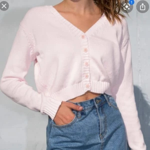 Rosa brandy Melville kofta - Är i nyskick eftersom har aldrig kommit till användning