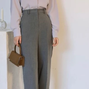 Kostymbyxor grå - Gråa kostymbyxor strl 34, aldrig använda. 