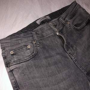 Skinny jeans från Zara, små i storleken 