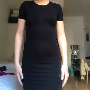  - Svart tight klänning från hm, super skön 