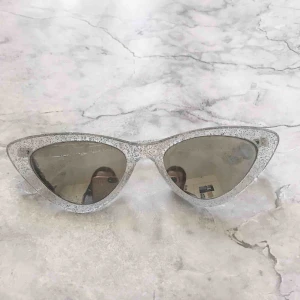  - Helt nya solglasögon✨