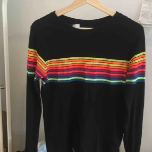  - Köpt på Urban Outfitters i Berlin, har knappt använt den mer än 2 gånger. Nypriset var 300kr. Möts i Stockholm 