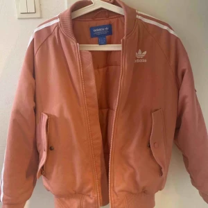  - Så gott som ny! Använt den högst 3 ggr✨