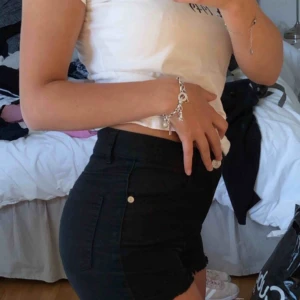  - Svarta shorts från bikbok i bra skick