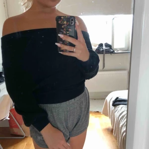 - Jättefin off-shoulder tröja! 