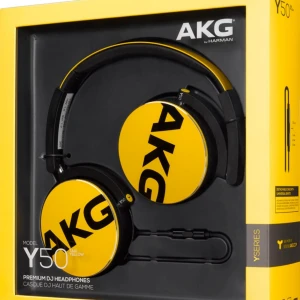 AKG hörlurar  - Säljer ett par AKG hörlurar, väldigt sparsamt använda. Otroligt bra ljud!  Nya kostar dom ungefär 700kr så hade tänkt 150kr.