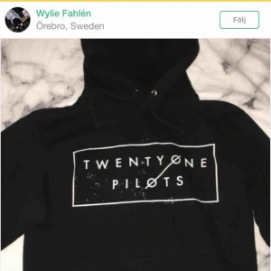  - SÖKES!! Storlek XS-M, tog bara ett random pris men skriv i DM om du skulle ha att sälja :-) 