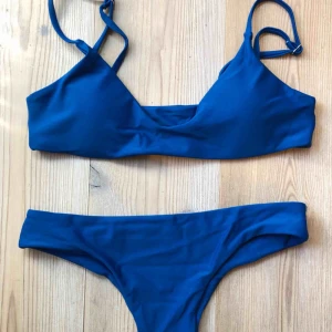  - Helt ny bikini från Shein i en superfin blå färg! Strl S, men kan även passa XS.   Köparen står för frakt :)