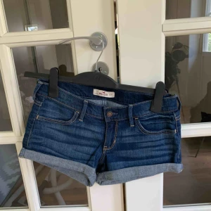  - Jeanshorts från Hollister. Frakt tillkommer