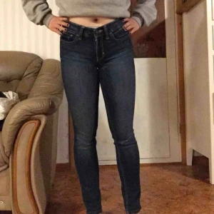  - Skinny hollister jeans Sköna och lagom stretchiga Nästan aldrig använda  Pris kan diskuteras vis snabb affär