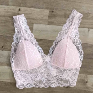  - Supergullig bralette med bred axelband! Aldrig använd ☺️