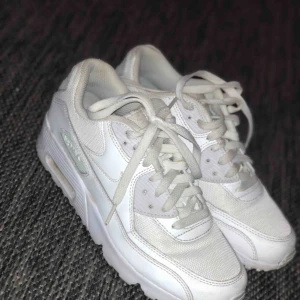  - Använda fåtal ggr, säljes pga stora, Ser smutsigare ut på bild än i verklighet.