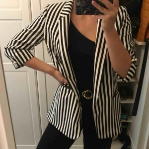  - Från Zara, kostade i butik 499kr, använd en gång, köpare står för eventuell frakt