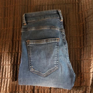 Blå denim jeans - Blåa denim jeans, inte använda 