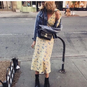 Sökes - bik bok x Elsa hosk klänning - Halloj, jag söker denna klänning från bik bok. Hör gärna av dig om du vill få den såld och hur mycket du vill ha för den! 💗🌼