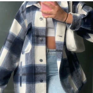 Skjortjacka från zara!  - Snygg och trendig! 