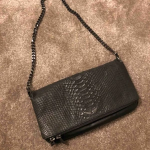  - Väska från Zadig & Voltaire i nyskick! Sällan använd, köpare står för frakt 🖤