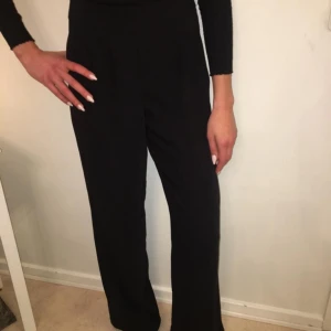  - Kostymbyxa från bikbok. I fint skick. 