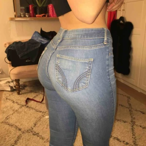  - Hollister jeans leggings. super fina men har blivit alldeles försmå för mig. 