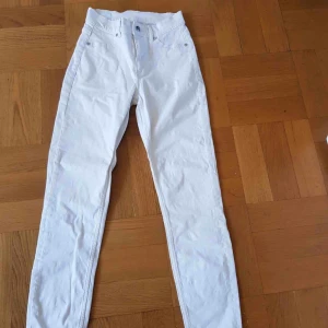  - Jätte fina jeans från cheap monday