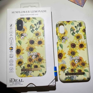  - Ideal Of Sweden skal för iPhone X. Fint skick och tillhörande låda medföljer. Lite repigt pga att legat i fickor och väskor. Pris kan diskuteras. Köpare står för frakt. Kan mötas upp i Uppsala. Tar Swish eller kontant <3