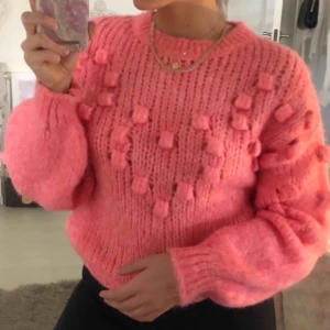  - Söt stickad tröja från Gina använd någon enstaka gång!