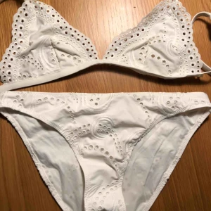  - Bikini oanvänd från Other stories  Skyddsplast kvar på underdel 