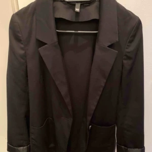  - Snygg kavaj i lite längre variant