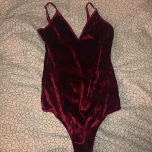  - Favorit bodyn säljer pga för liten.