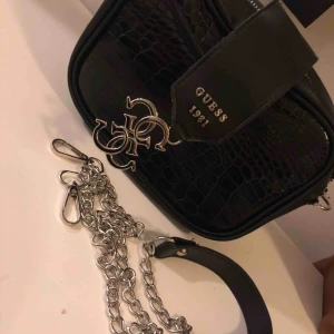  - Guess väska, (kopia). 