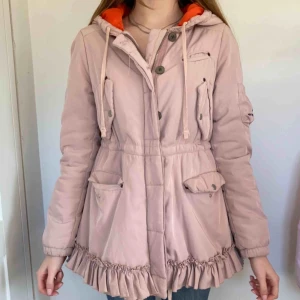  - Fodrad Odd Molly jacka! Saknar pälsen i luvan. Ny kemtvättad. Utöver det superfint skick! Kan ev gå ned i pris vid snabb affär 