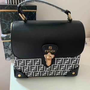  - Otroligt fin väska