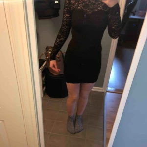  - Klänning från Nelly. Storlek XS. Använd någon gång. 