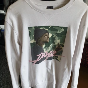 Dope tröja - En vit tröja med tryck. Frakt tillkommer