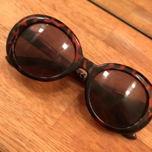  - Coola retro solglasögon i nyskick! 