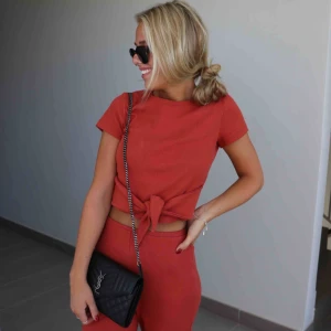  - Från na-kd. Frakt tillkommer 63kr 