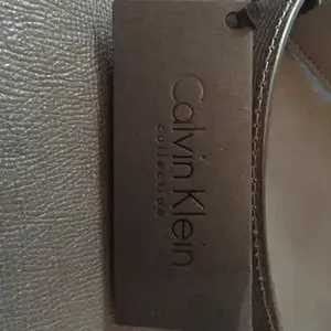 Helt ny Calvin Klein väska. Aldrig använd. Äkta märke

Ny pris: 800kr